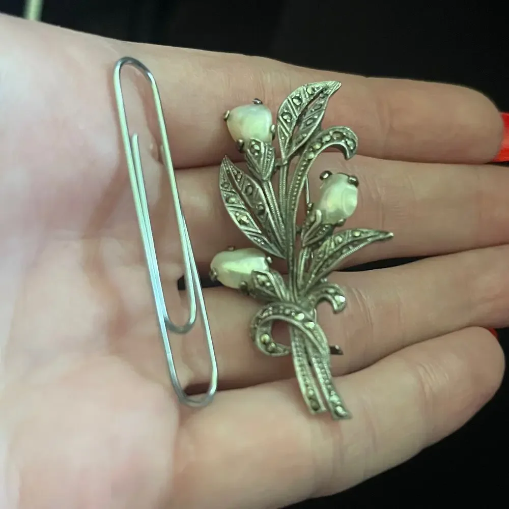 Vtg Estate Mother of Pearl 925 Sterling Silver and Marcasite Flower Brooch Pin